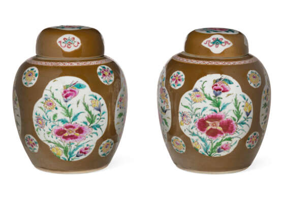 A PAIR OF CHINESE EXPORT PORCELAIN `CAFE-AU-LAIT` GINGER JARS AND COVERS - photo 4