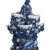A DERBY PORCELAIN BLUE AND WHITE SWEET-MEAT CENTERPIECE AND STAND - photo 1