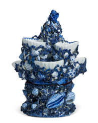 A DERBY PORCELAIN BLUE AND WHITE SWEET-MEAT CENTERPIECE AND STAND