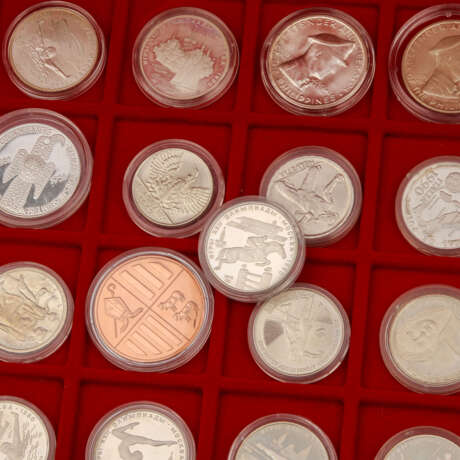 Alukoffer Weltmünzen - Ca. 100 Stück meist Silbermünzen, - Foto 3