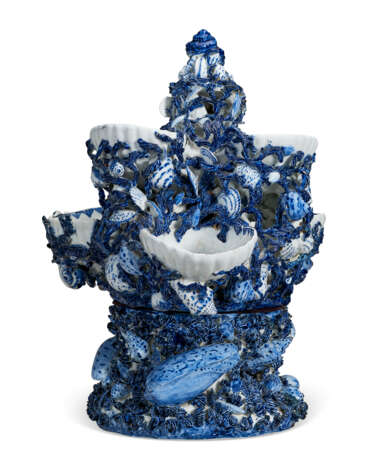 A DERBY PORCELAIN BLUE AND WHITE SWEET-MEAT CENTERPIECE AND STAND - фото 5
