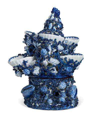 A DERBY PORCELAIN BLUE AND WHITE SWEET-MEAT CENTERPIECE AND STAND - Foto 6