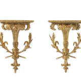 A PAIR OF GILTWOOD WALL BRACKETS - фото 2