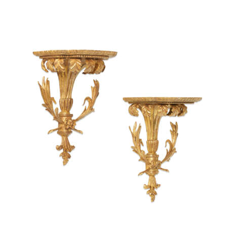 A PAIR OF GILTWOOD WALL BRACKETS - фото 3