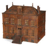 AN ENGLISH WALNUT MODEL OF A HOUSE - photo 1