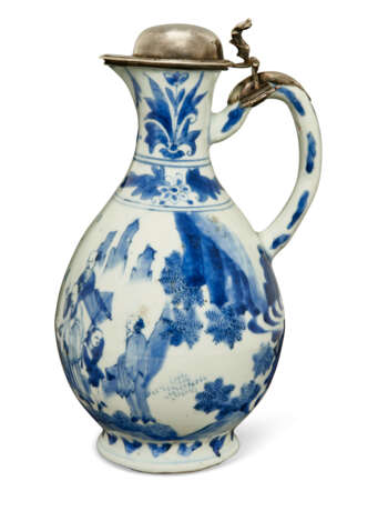 A SILVER-MOUNTED CHINESE PORCELAIN BLUE AND WHITE PEAR-FORM JUG - photo 2