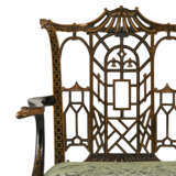 A PAIR OF EARLY GEORGE III BLACK AND GILT-JAPANNED ARMCHAIRS - photo 6