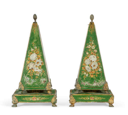 A PAIR OF FRENCH T&#212;LE-PEINTE TABLE ORNAMENTS - photo 5