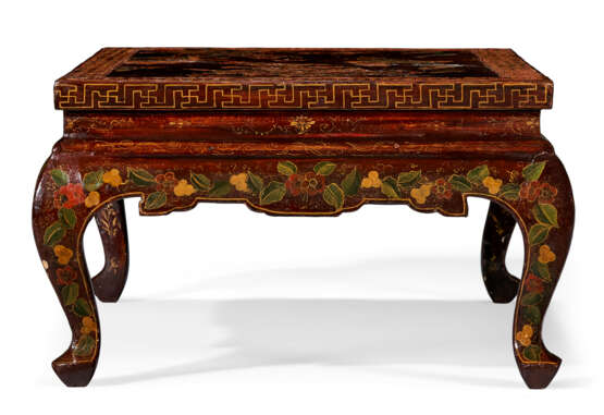 A PAIR OF CHINESE EXPORT RED, BLACK, AND GILT-LACQUER LOW TABLES - photo 4