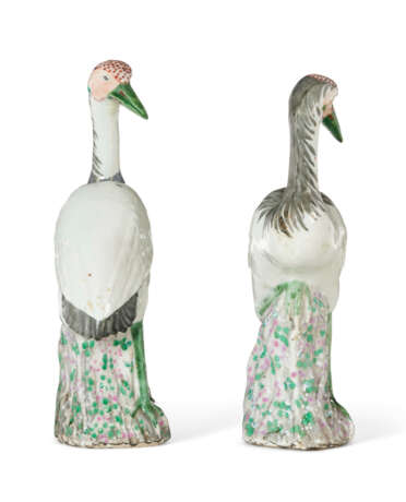 A SMALL PAIR OF CHINESE EXPORT PORCELAIN CRANES - Foto 4