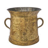 A FRENCH BRASS DAIRY PAIL - photo 3