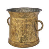 A FRENCH BRASS DAIRY PAIL - photo 5
