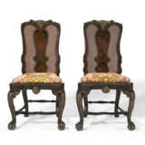 A PAIR OF GEORGE II GREEN, GILT AND POLYCHROME-JAPANNED SIDE CHAIRS - Foto 4