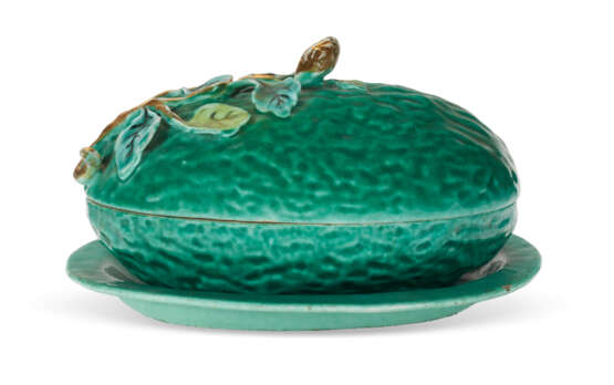 A CHINESE EXPORT PORCELAIN GREEN MELON TUREEN, COVER AND STAND - фото 5