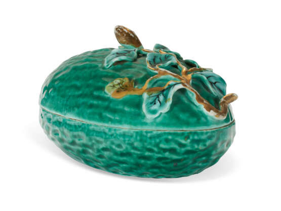 A CHINESE EXPORT PORCELAIN GREEN MELON TUREEN, COVER AND STAND - Foto 7