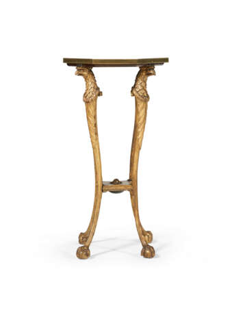 A REGENCY AMBOYNA AND PARCEL-GILT CENTER TABLE - Foto 4