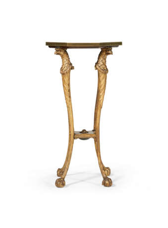 A REGENCY AMBOYNA AND PARCEL-GILT CENTER TABLE - фото 4