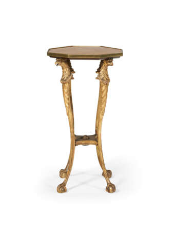 A REGENCY AMBOYNA AND PARCEL-GILT CENTER TABLE - Foto 6