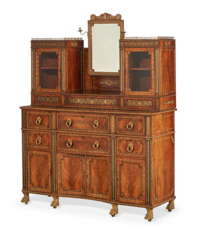 A REGENCY BRASS-INLAID AND MOUNTED MAHOGANY AND PADOUK DRESSING CABINET - Foto 6