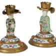 A PAIR OF ASSEMBLED GILT-METAL AND CHINESE EXPORT AND JAPANESE PORCELAIN CANDLESTICKS - Auktionsarchiv