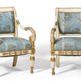 A PAIR OF NORTH ITALIAN WHITE-PAINTED AND PARCEL-GILT ARMCHAIRS - фото 3