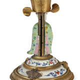 A PAIR OF ASSEMBLED GILT-METAL AND CHINESE EXPORT AND JAPANESE PORCELAIN CANDLESTICKS - photo 9