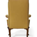 A GEORGE I WALNUT AND NEEDLEWORK WING ARMCHAIR - photo 4