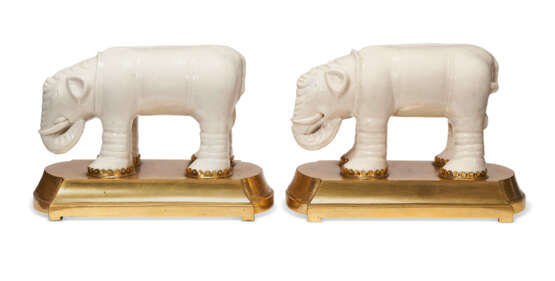 A PAIR OF ORMOLU-MOUNTED CHINESE DEHUA FIGURES OF ELEPHANTS - фото 4