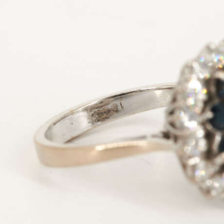 Sapphire Diamond Ring - фото 4