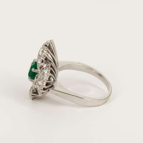 Emerald-Diamond-Ring - photo 2