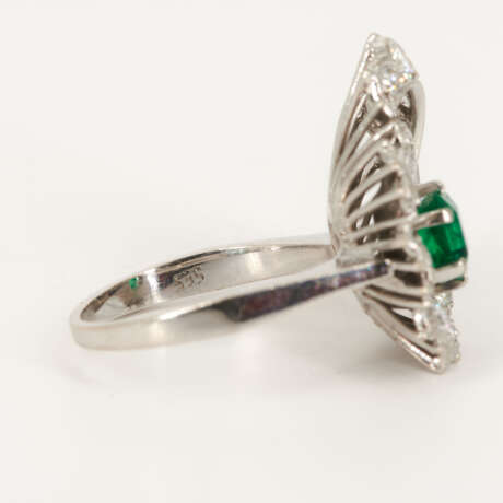 Emerald-Diamond-Ring - photo 4