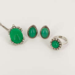 Chrysoprase-Diamond-Set: Ring, Pendant Necklace and Earclips