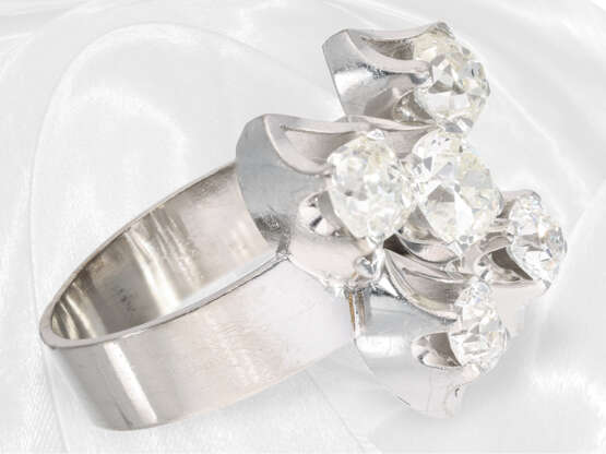 Ring: Sehr solider vintage Goldschmiedering mit schönen Altschliff-Diamanten von zusammen ca. 3,1ct - photo 3