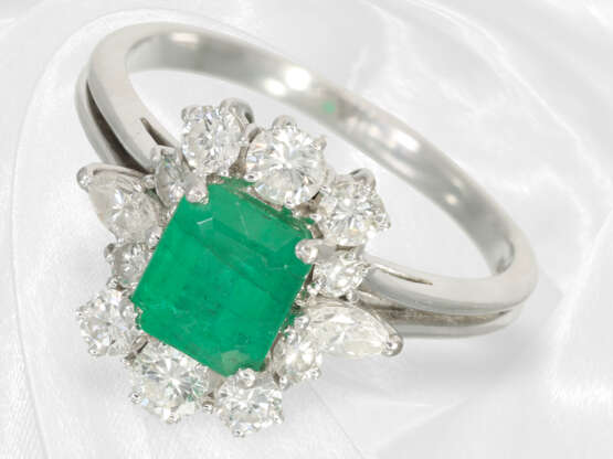 Ring: Weißgoldener Diamant/Brillantring mit schönem Smaragd von ca. 1,15ct, Expertise - photo 3