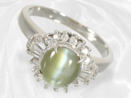 Ring: Neuwertiger Platin-Goldschmiedering mit Diamanten und seltenem Cat´s Eye-Chrysoberyll - фото 3