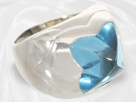 Ring: Designer-Goldschmiedering von Bvlgari, "Pyramid-Ring" mit Blautopas - Foto 4