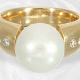 Ring: Sehr dekorativer Goldschmiedering mit großer Südsee-Zuchtperle und Brillanten besetzt - Foto 2