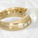 Ring: Sehr dekorativer Goldschmiedering mit großer Südsee-Zuchtperle und Brillanten besetzt - photo 4