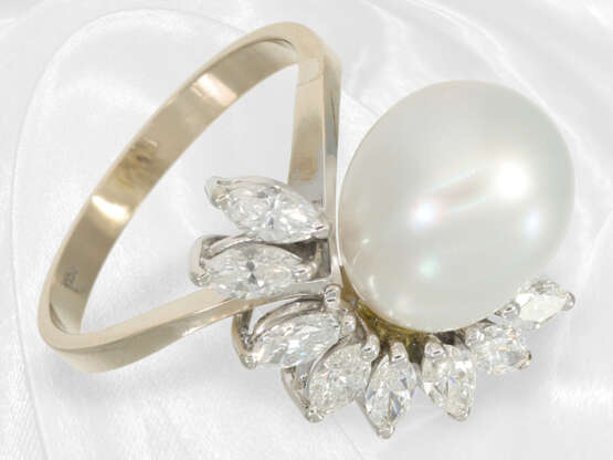 Ring: Sehr dekorativer Goldschmiedering mit feiner Südsee-Zuchtperle und Diamanten schöner Qualität - Foto 2