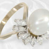 Ring: Sehr dekorativer Goldschmiedering mit feiner Südsee-Zuchtperle und Diamanten schöner Qualität - фото 2