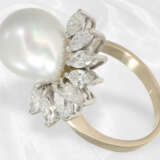 Ring: Sehr dekorativer Goldschmiedering mit feiner Südsee-Zuchtperle und Diamanten schöner Qualität - Foto 3
