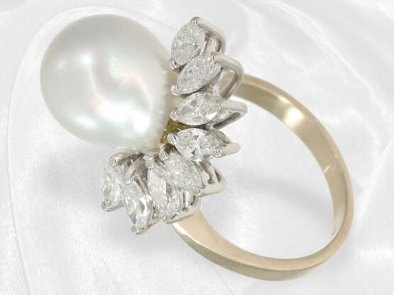 Ring: Sehr dekorativer Goldschmiedering mit feiner Südsee-Zuchtperle und Diamanten schöner Qualität - photo 3