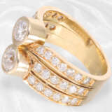 Ring: Breiter und solide gefertigter Goldschmiedering mit Brillant-/Diamantbesatz, ca. 1,71ct, 18K Gold - фото 3