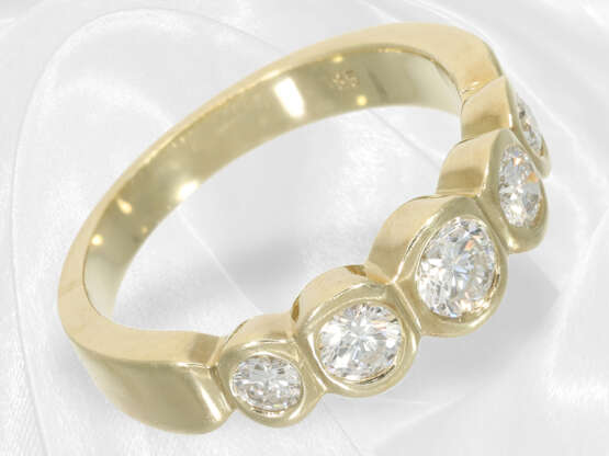 Ring: Handgefertigter solider Gelbgoldring mit hochwertigem Brillantbesatz, ca. 1,18ct - Foto 3