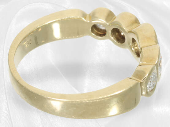Ring: Handgefertigter solider Gelbgoldring mit hochwertigem Brillantbesatz, ca. 1,18ct - фото 4