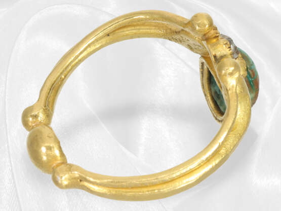 Interessanter und ungewöhnlich gefertigter Goldschmiedering mit Türkis und Rohdiamant, 900er Gold - photo 5