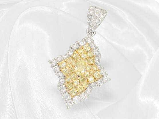 Zarte Ankerkette mit hochwertigem Goldschmiedeanhänger, weiße und gelbe Diamanten/Brillanten von ca. 1,1ct - Foto 2