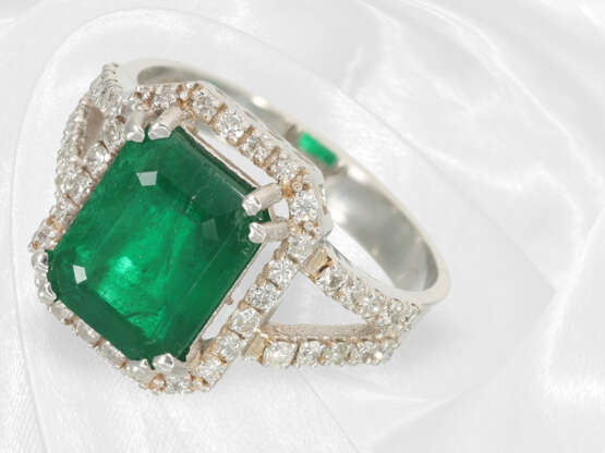 Ring: Handgefertigter vintage Smaragd-Brillant-Goldschmiedering, ca. 3,22ct - photo 2
