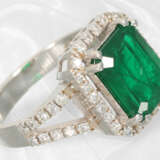 Ring: Handgefertigter vintage Smaragd-Brillant-Goldschmiedering, ca. 3,22ct - photo 3