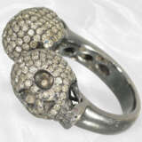 Ring: Außergewöhnlicher, seltener Diamant-Designer-Goldschmiedering Motiv "Totenköpfe" aus 18K Weißgold - Foto 1